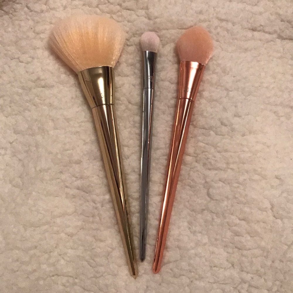 Bold Metals Collection Trio + bonus face brush